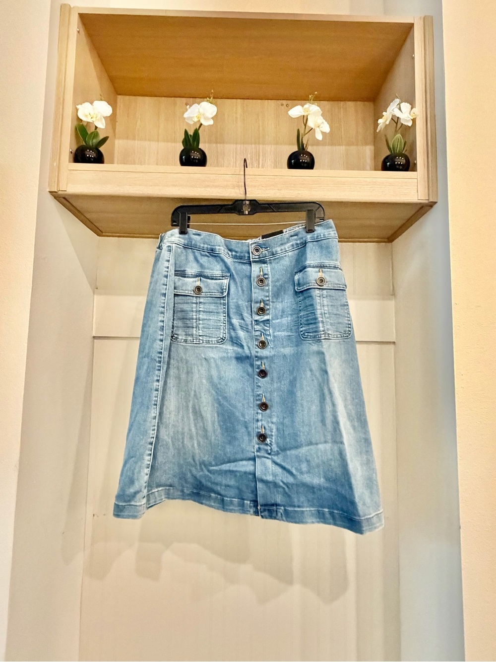 Lane Bryant Light Blue Denim Button-Front A-Line Skirt with Patch Pockets